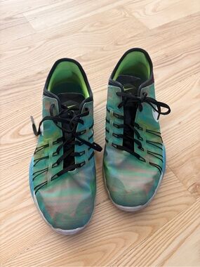 Nike women’s multicolor Free TR6 size 8.5